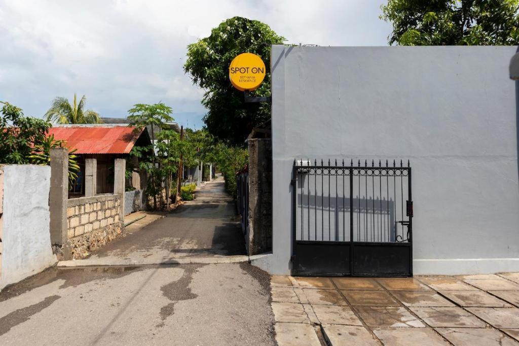 Spot On 2063 Bethania Residence Kupang  Exterior foto